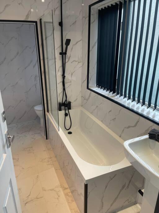 Luxury Accommodation. Уолласи Экстерьер фото
